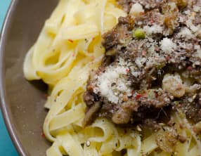 Pâtes à l'ail, aux anchois et au parmesan