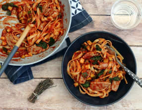 Tagliatelle à la canette, sauce tomate, épinards et courgette