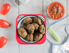 Boulettes d'aubergine à la tomate et aux olives