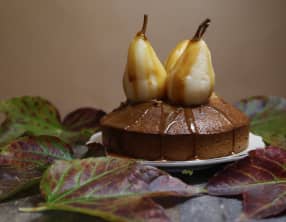 Gâteau d'épices et poires au caramel