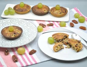 Tartelettes amandine, noix de pécan et raisins blancs