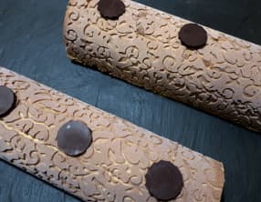 Bûche feuilletée pralinée