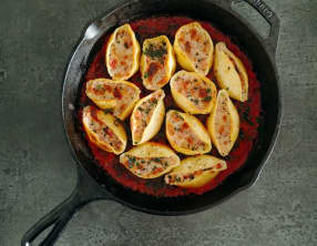 Conchiglioni farcis à la coppa et au pecorino