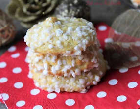 Biscuits au rhum et sucre en grains