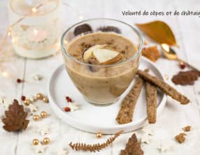 Velouté de cèpes et de châtaignes et ses gressins