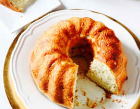 Le kouglof de Noël, version salée aux noix et au comté