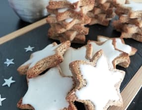 Étoiles à la cannelle