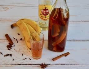 Rhum arrangé bananes et épices