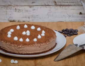Duo de chocolat: entremets au chocolat sur base de gâteau au chocolat
