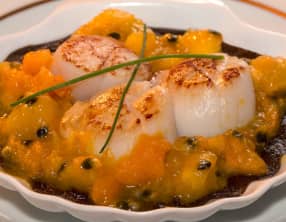 Royale de boudin noir, Saint-Jacques rôties, sauce exotique