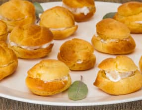 Choux salés au gorgonzola, ricotta et poires