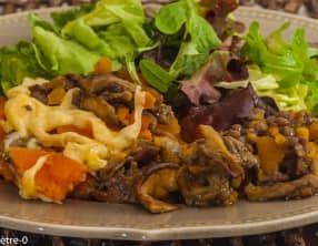 Gratin de butternut aux lentilles, aux patates douces et aux cèpes