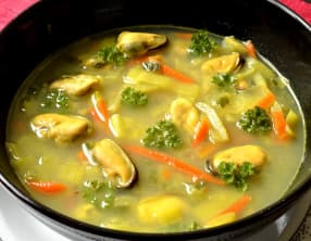 Soupe aux moules et petits légumes
