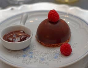 Dôme mousse au chocolat et framboises