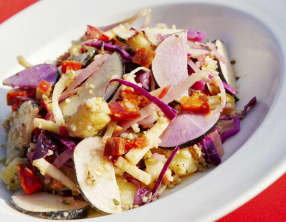 Marinade de radis noir et légumes au chorizo