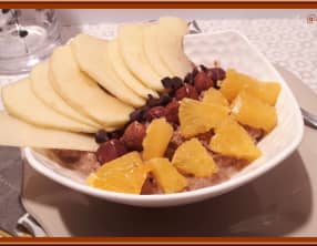 Porridge aux flocons d'avoine et noisettes