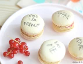 Macarons chocolat Dulcey et groseilles