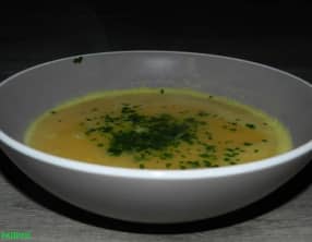 Velouté de lentilles corail-ail