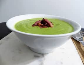 Velouté de petits pois aux lardons fumés