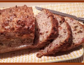 Cake au bacon, moutarde à l'ancienne et Comté