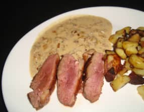 Magret de canard sauce poivre vert
