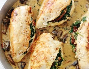 Poulet farci aux épinards, sauce champignons