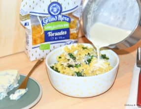 Pâte à la fourme d'Ambert et au kale