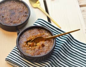 Riz au lait comme une crème brûlée