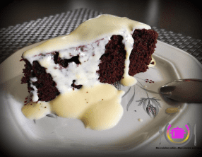 Gâteau au yaourt et chocolat avec sa crème anglaise
