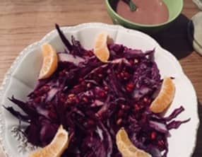 Salade de chou rouge, clémentines et grenade