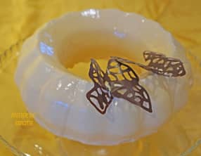 Entremet poire et tonka et chocolat