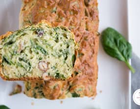 Cake aux épinards noisettes et cantal