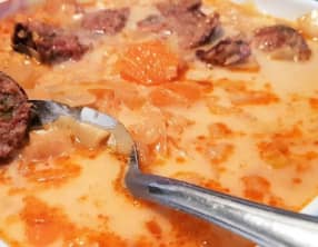 Soupe au chou et saucisse aux choux