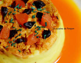 Axoa de thon au piment d'Espelette sur une tour de purée de pommes de terre