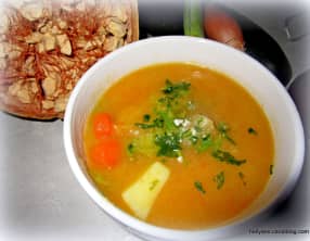 Soupe au chou et légumes variés à la poudre de baobab