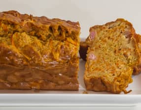 Cake salé au jambon et carottes