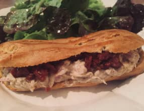 Eclairs aux rillettes de maquereau et tomates séchées