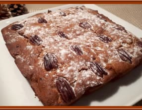 Cake aux noix et dattes moelleuses