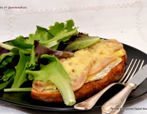 Tartines brie poires façon bruchetta