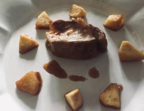 Filet mignon laqué à la normande