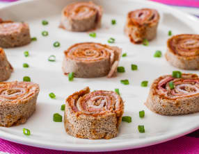 Roulés de galette jambon tomatine