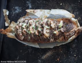 Pain fourré pour l'apéritif aux crevettes et beurre aneth