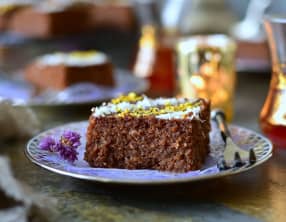 Gâteau de semoule au chocolat et noix de coco