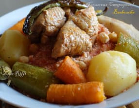 Barboucha hamra aux tomates fraîches et poulet pour un sdf