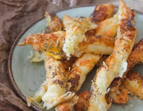 Torsades apéritives feuilletées au fromage