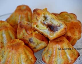 Muffin banane, pomme, poudre d'écorce de combava et son coeur marron