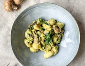 Gnocchis, pesto d’avocat, champignons et épinards