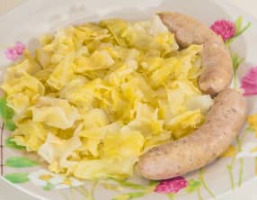 Saucisses au chou de printemps