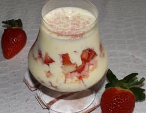 Tiramisu aux fraises et aux biscuits roses de Reims