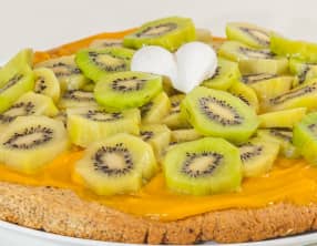 Sablé géant aux kiwis et à la crème d'abricot